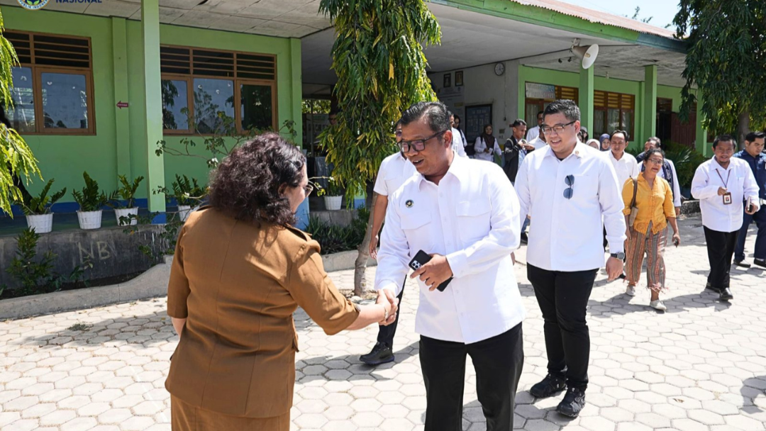 BGN Bengkulu Utara Bersama BPOM dan PCO RI Tinjau Pelaksanaan MBG di Kupang